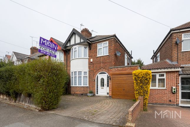 3 bed property, in Petworth Drive, £299,995