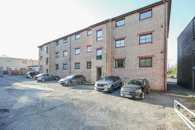 1 bed property, in Atholl House, £35,000