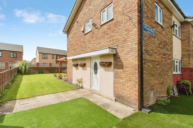 2 bed property, in Wharfe Way, £120,000