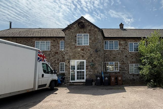 3 bed property, in Mill House, £130,000