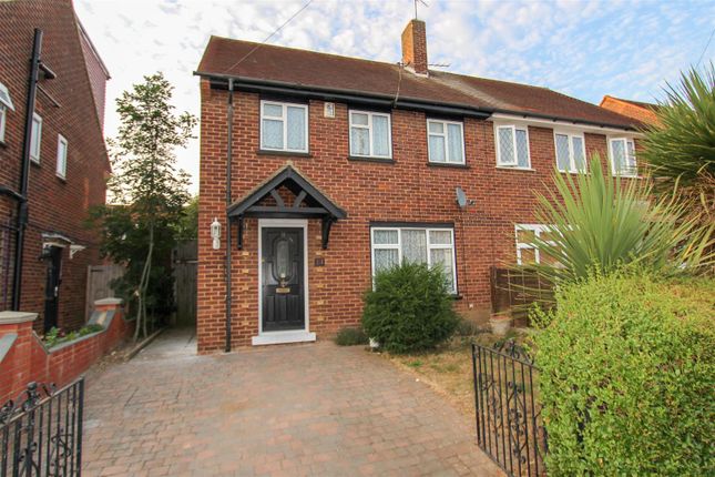 3 bed property, in St. Paul Close, £485,000