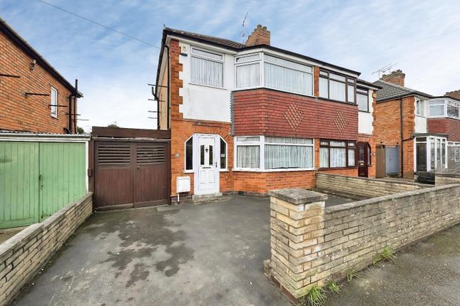 3 bed property, in Cleveleys Avenue, £229,950