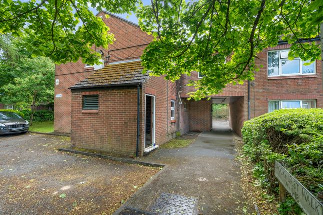 1 bed property, in Brockhurst Walk, £55,000