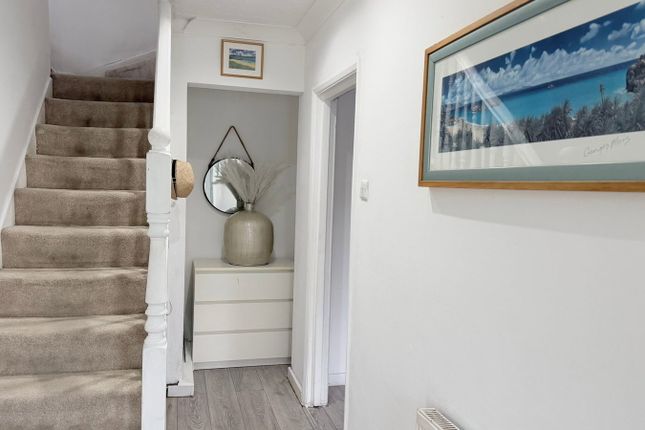 6 bed property, in Grosvenor Avenue, £695,000