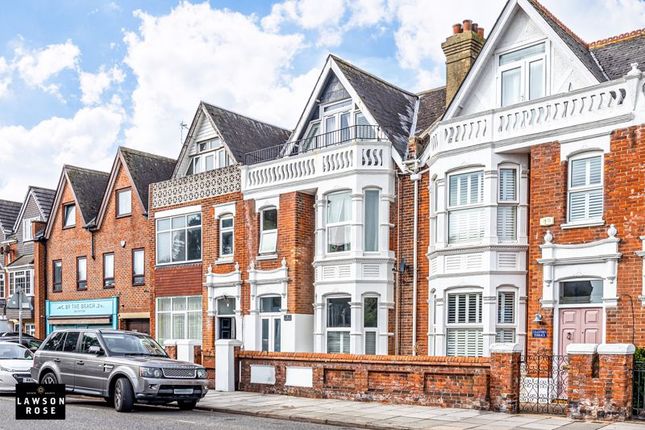 1 bed property, in St. Georges Road, £217,500