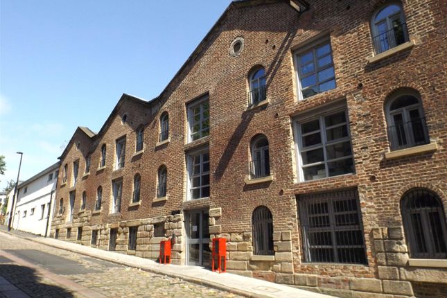 2 bed property, in Hanover Mill, £90,000