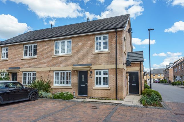 2 bed property, in Miller Road, £199,500