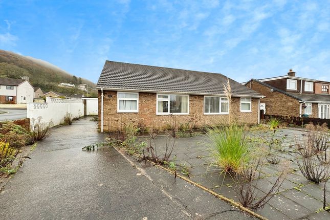 4 bed property, in Birchwood Close, £275,000