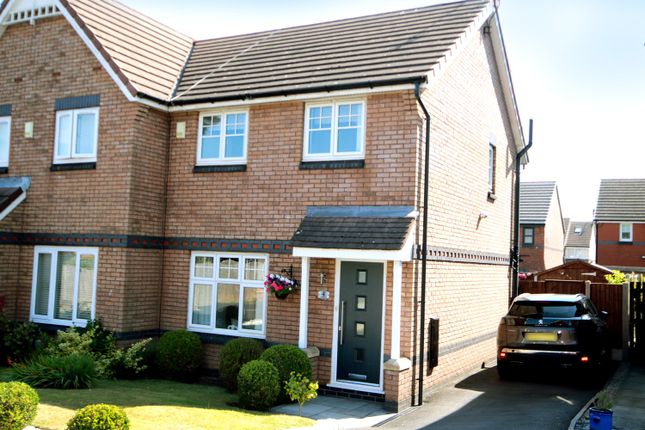 3 bed property, in Charlock Close, £230,000
