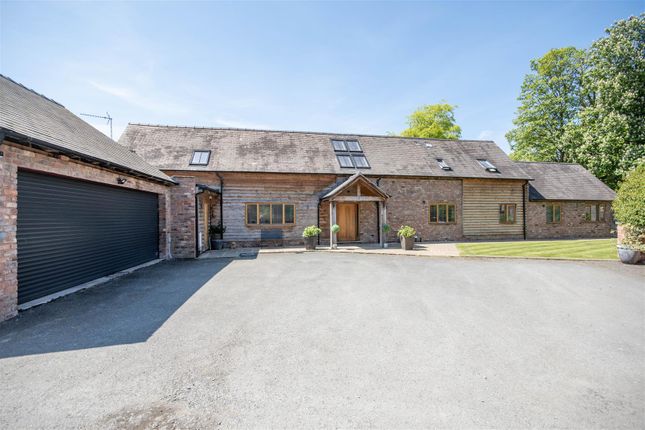 5 bed property, in Gledrid, £670,000