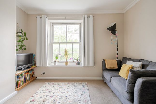 2 bed property, in Orsett Street, £475,000