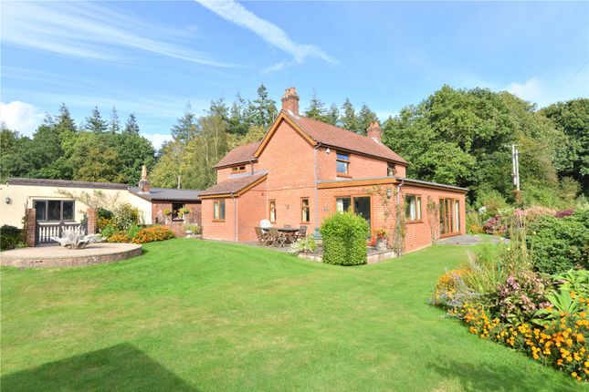 3 bed property, in Broxhill, £950,000