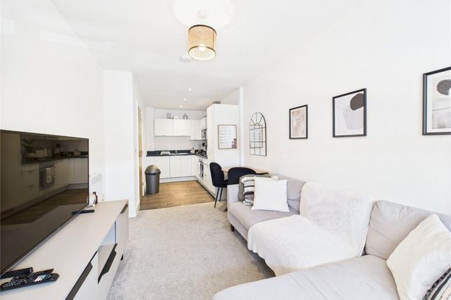 1 bed property, in Manor Road, £149,500