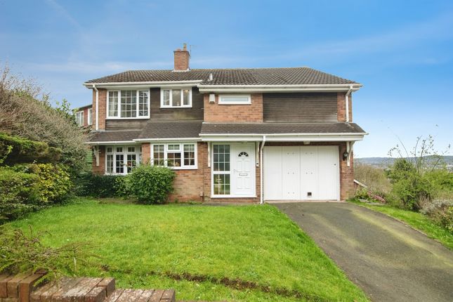 5 bed property, in View Drive, £450,000