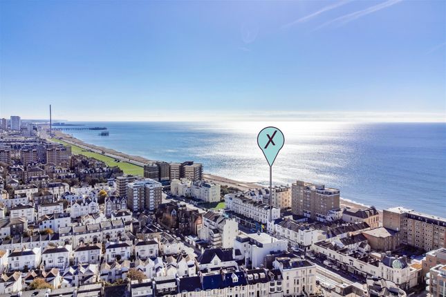 2 bed property, in Victoria Terrace, £325,000
