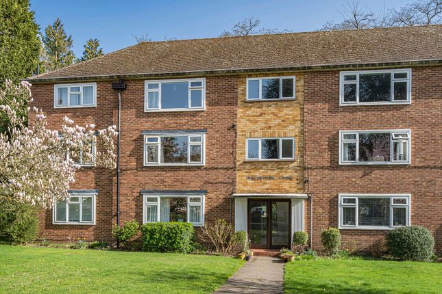 2 bed property, in Christchurch Road, £300,000