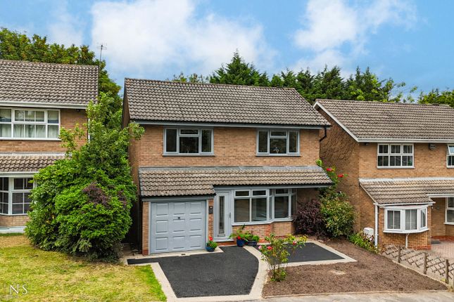4 bed property, in Kingsleigh Drive, £425,000