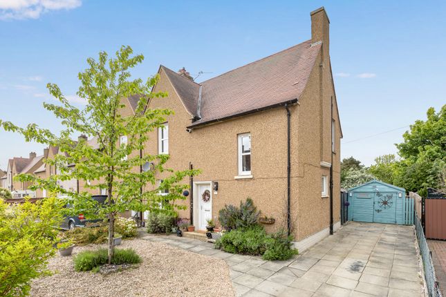 3 bed property, in 38 Pentland Crescent, £250,000