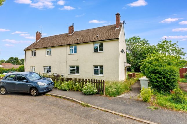 3 bed property, in Newtown Crescent, £130,000