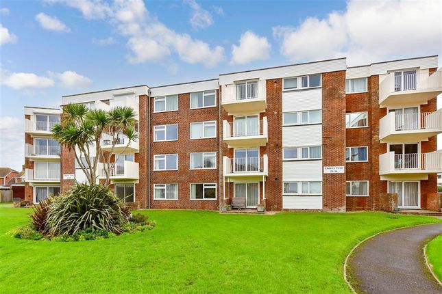 2 bed property, in Marama Gardens, £230,000