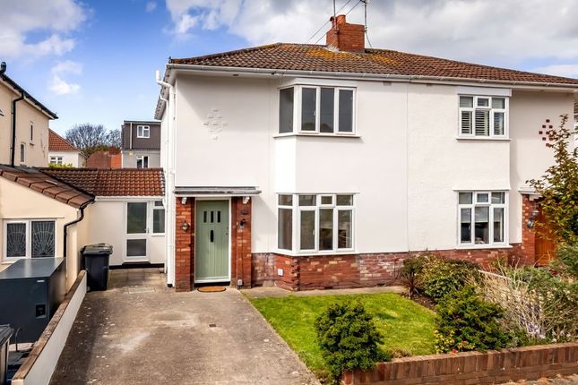 3 bed property, in Lakewood Road, £450,000