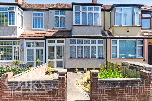 3 bed property, in Avenue Road, £475,000