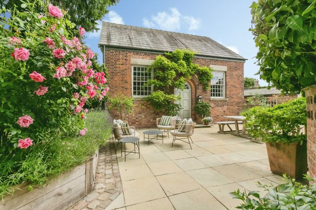 5 bed property, in Westage Lane, £1,200,000