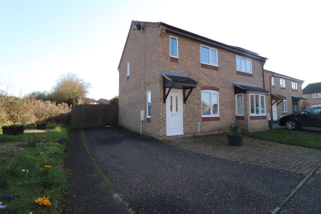 2 bed property, in Suffield Close, £193,500