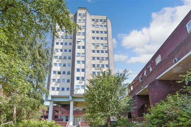2 bed property, in Tamar Square, £125,000