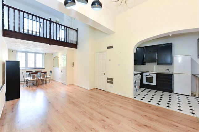 1 bed property, in St. Georges Square, £485,000