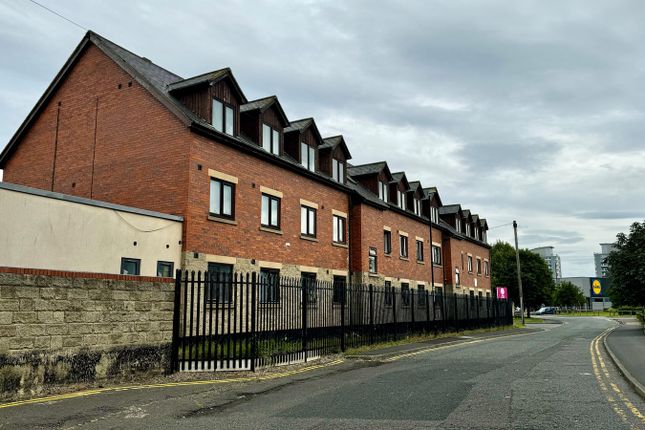 8 bed property, in Portobello Lane, £400,000