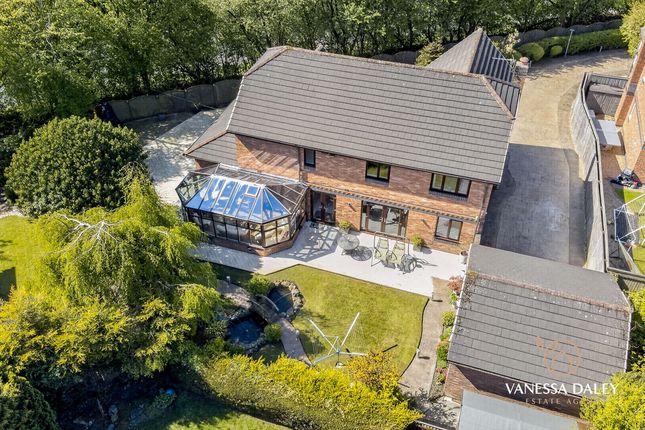 4 bed property, in Eton Park, £800,000
