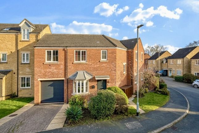 3 bed property, in St. Martins Field, £340,000