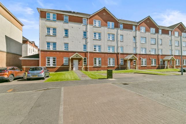 2 bed property, in Old Castle Gardens, £145,000