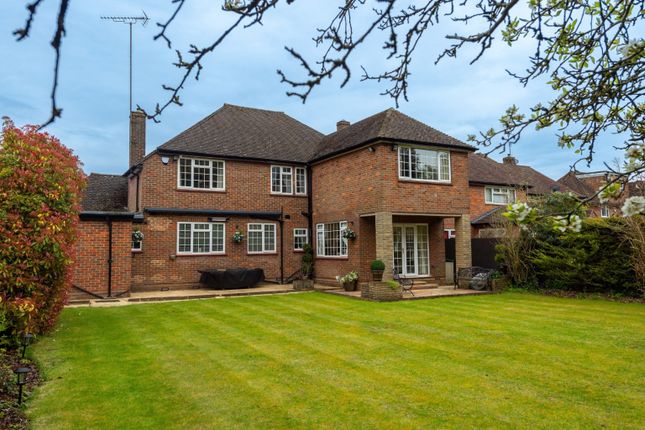 4 bed property, in Old Bedford Road, £925,000