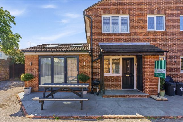 1 bed property, in St. Benets Close SW17, £500,000