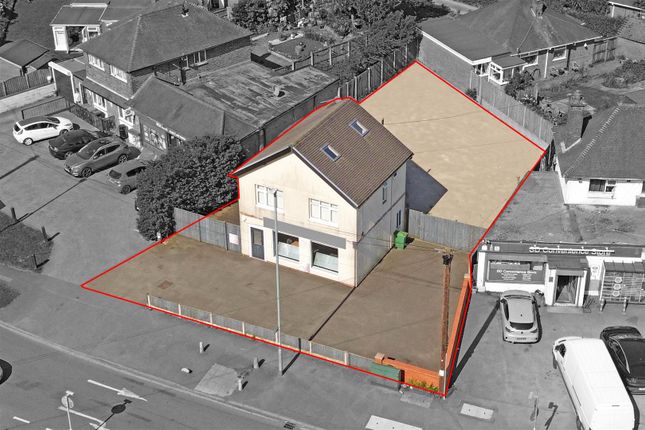 2 bed property, in Sandon Road, £295,000