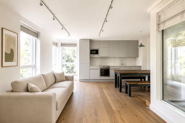 1 bed property, in Stable Place, £475,000