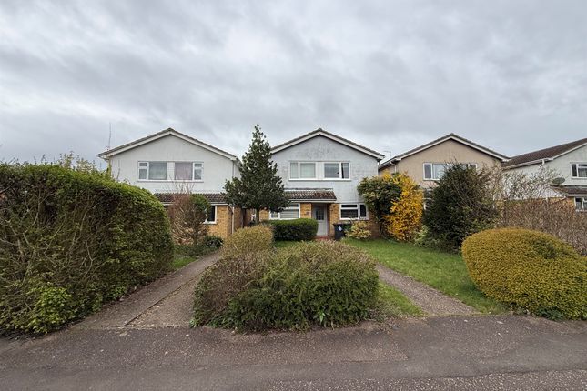 2 bed property, in Kirkwood Close, £140,000