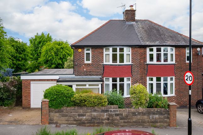 3 bed property, in Warminster Crescent, £290,000