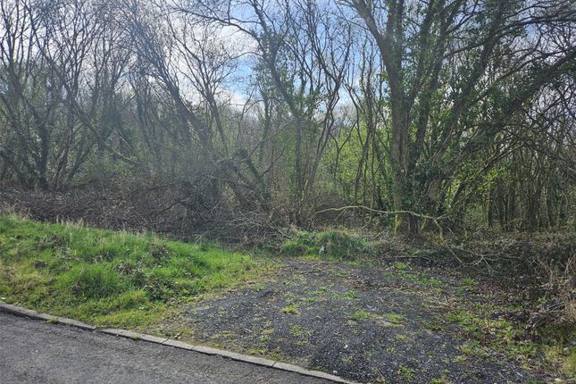 Land, in Heol Y Pentre, £8,000