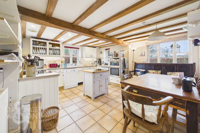 3 bed property, in Mellis Road, £500,000