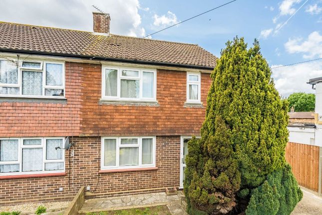 2 bed property, in Bear Road, £440,000