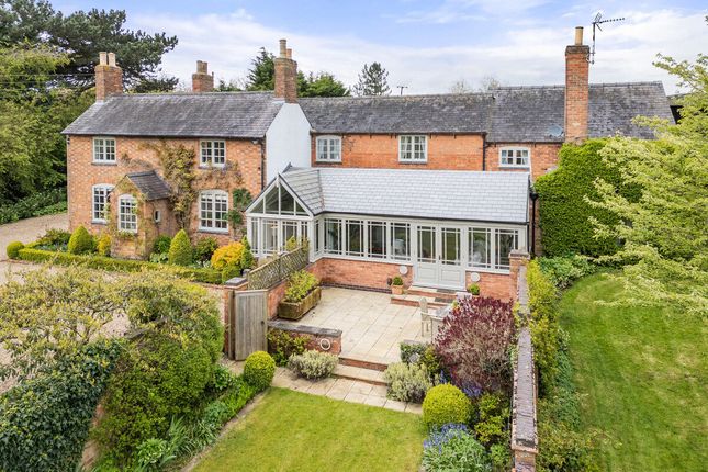 9 bed property, in Mayns Lane, £1,775,000