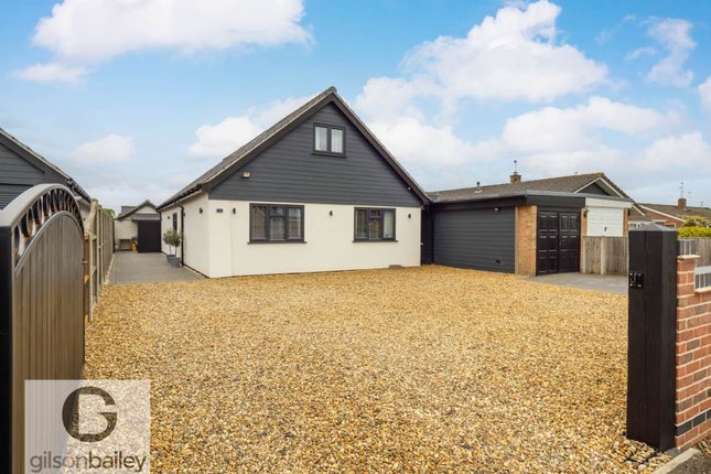 5 bed property, in Heath Way, £595,000