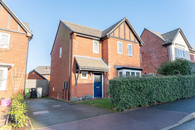 3 bed property, in Lomas Way, £340,000