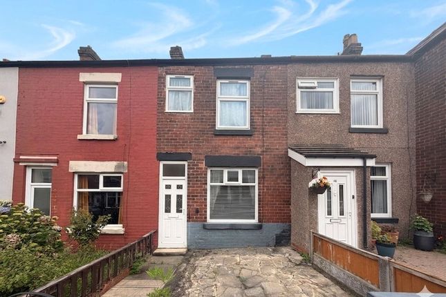 2 bed property, in Mary Street West, £140,000