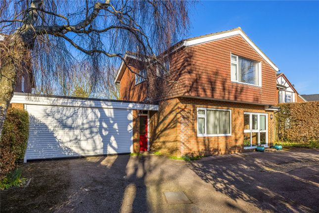 4 bed property, in The Avenue, £795,000