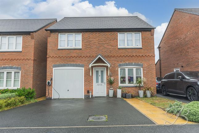 4 bed property, in Fallow Way, £300,000