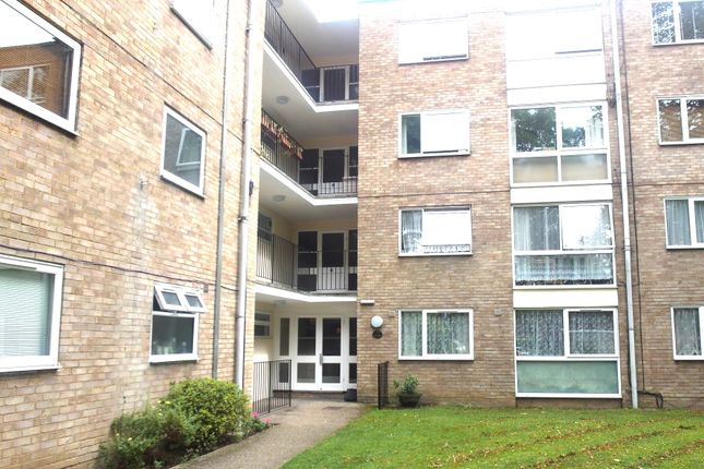 1 bed property, in Hansart Way, £250,000